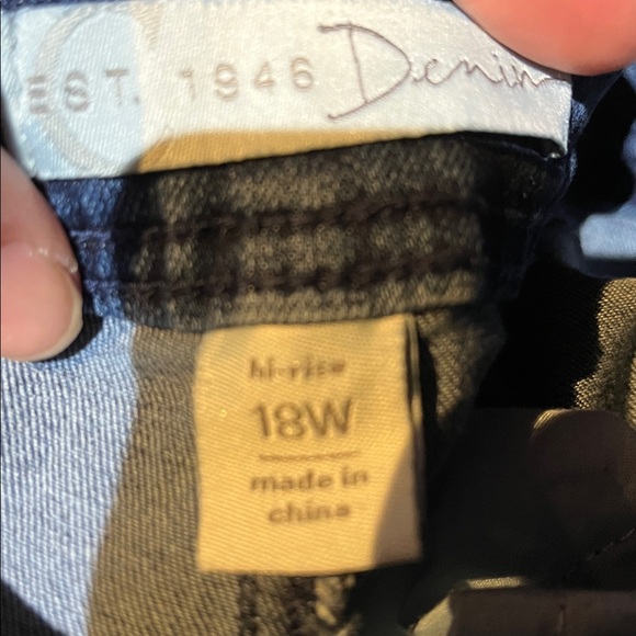 Rose Embroidered Denim Straight Leg Jeans - Picture 6 of 6